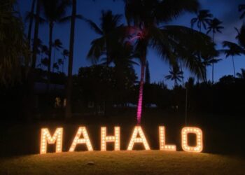 Our very popular Lighted ALOHA & MAHALO (thank you) Signs create amazing photo ops for everyone. Generate fun posts on social media. You’re in Hawai’i, let the world know! Our lighted signs are very popular, so reserve it early as it may not be available.